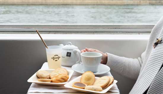 Crucero de aperitivos por el Sena