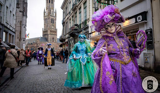 Défilé en costumes vénitiens à Bruges