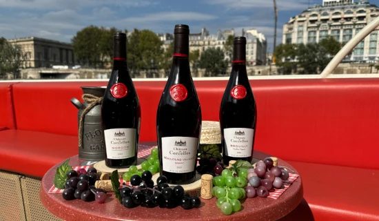 Beaujolais Nouveau París Sena Noche