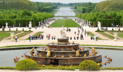 Private excursion from Paris in minivan - 1/2 Day