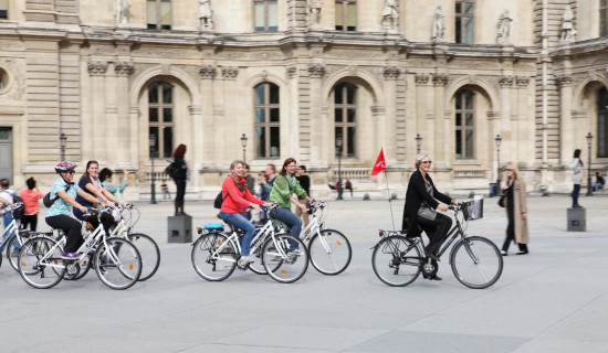 Visite  vlo  Paris sur les bords de la Seine ou le Paris historique accompagn d'un guide professionnel