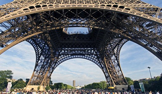 la tour eiffel paris france