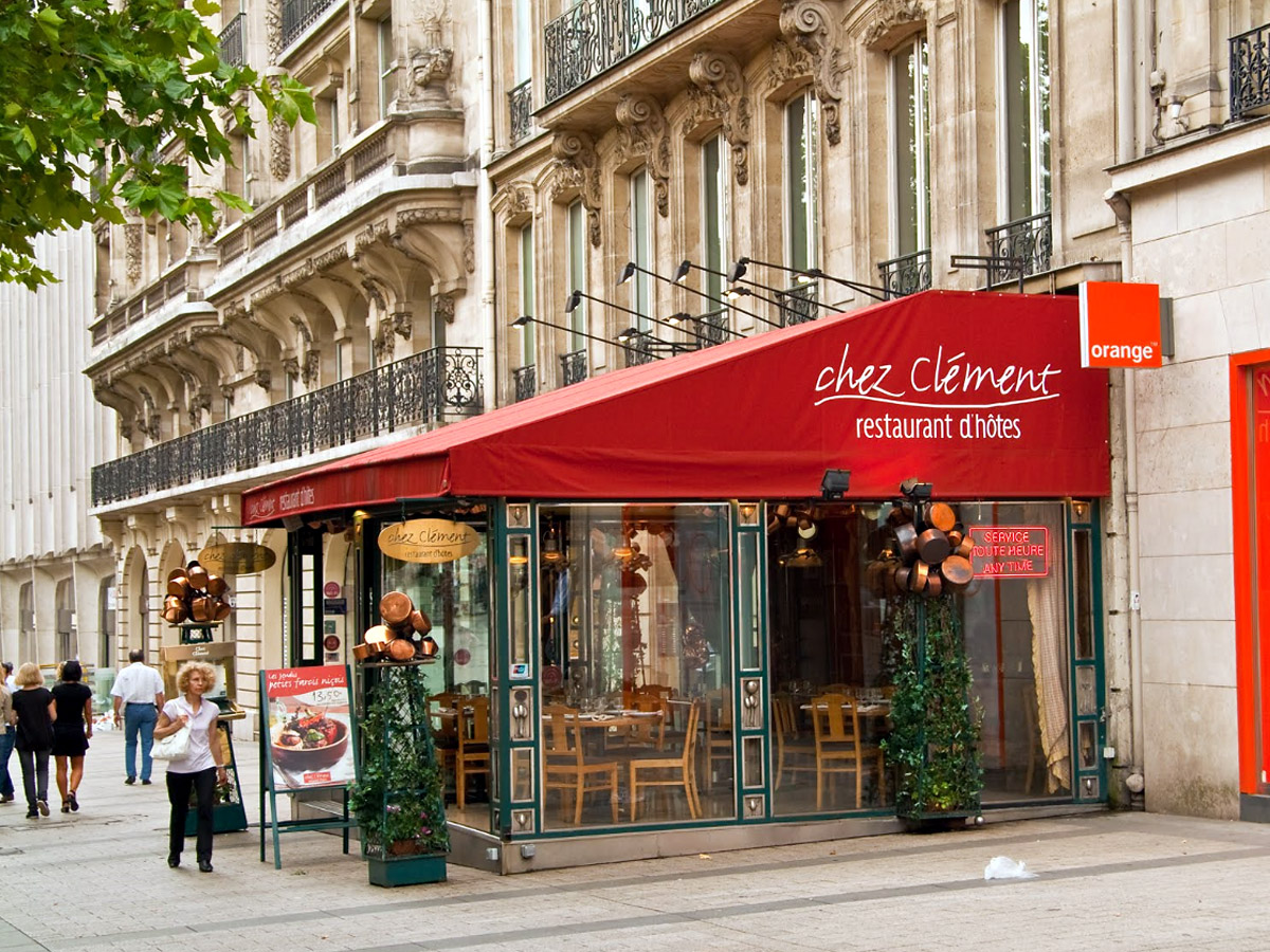 Diner ou Déjeuner Chez Clément Champs Elysées
