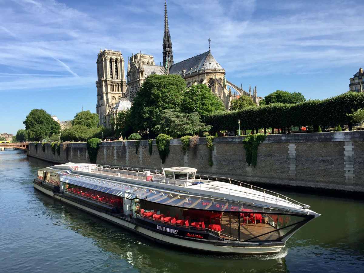 bateaux mouches lunch cruise