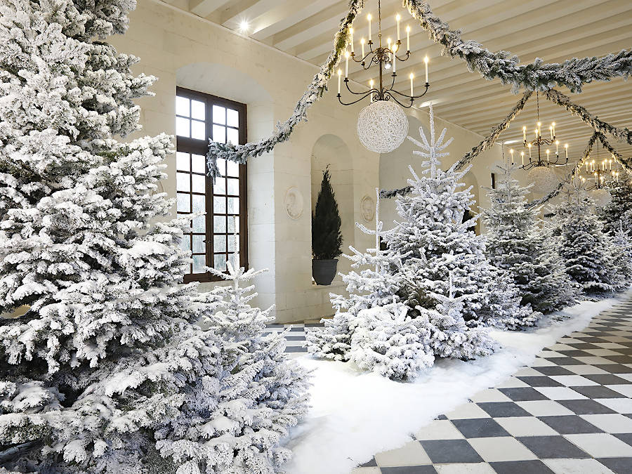 Christmas 2022 in Château de Chambord, decorations and lights 