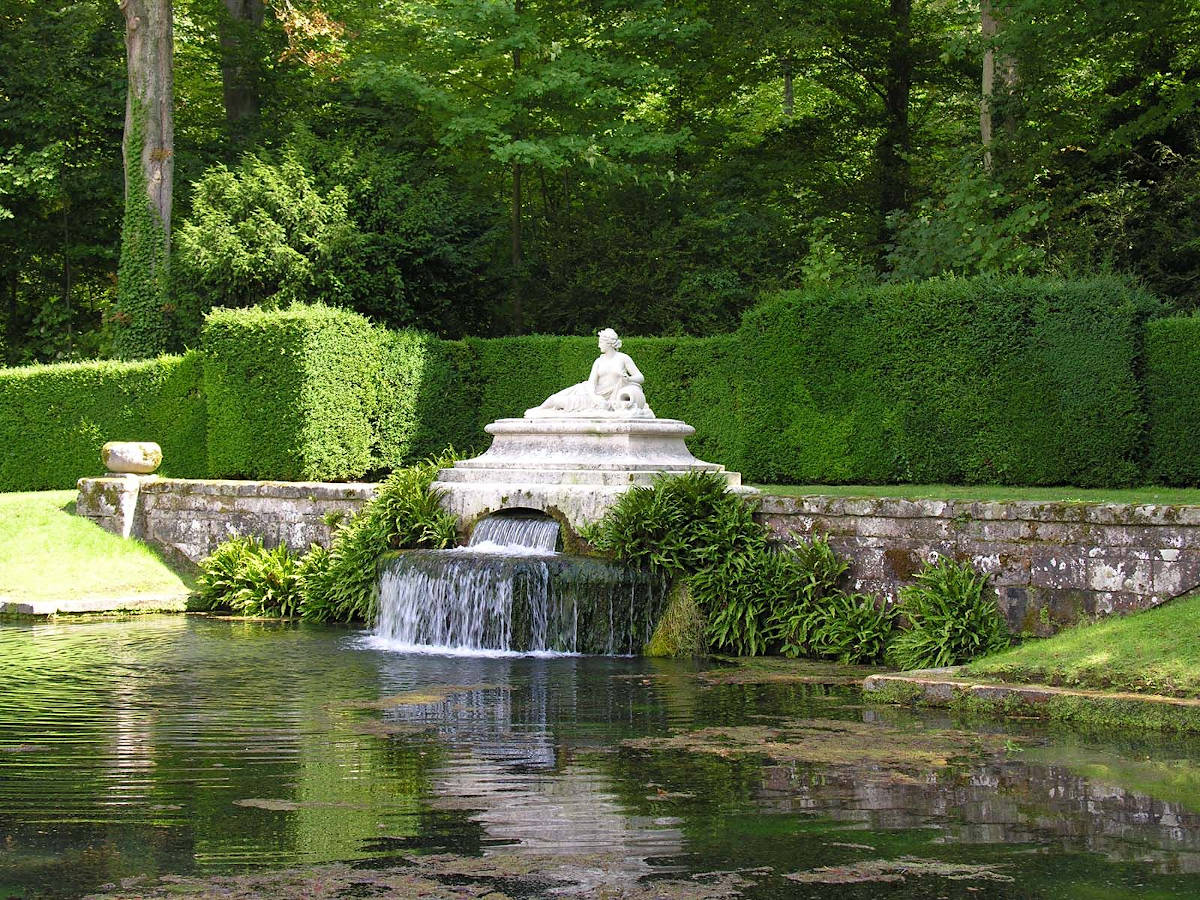 A Day at Château de Fontainebleau - Quintessence