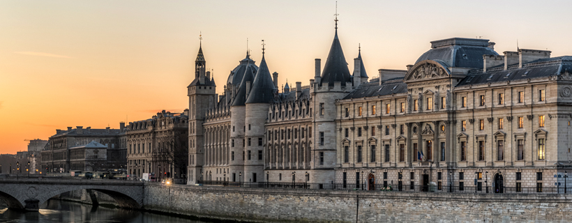 La conciergerie sur les quais de Seine  Paris