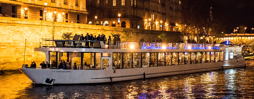 Cena crucero en Paris