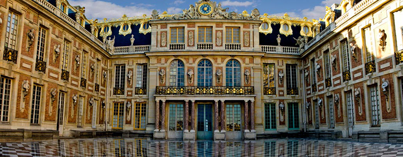 La cour de marbre du Chateau de Versailles