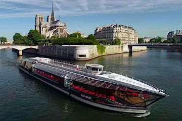 Privatisation bateau Paris grande capacité, entre 150 et 400 personnes
