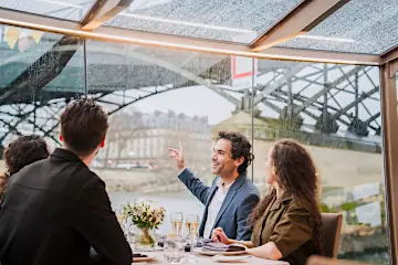 Dîner croisière à Paris : formule intimiste
