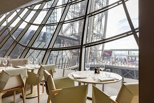 Déjeuner ou diner à la tour Eiffel