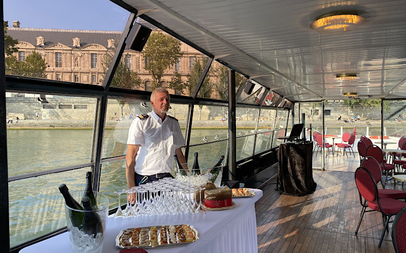 EVJF ou EVG sur une péniche privatisée sur la Seine